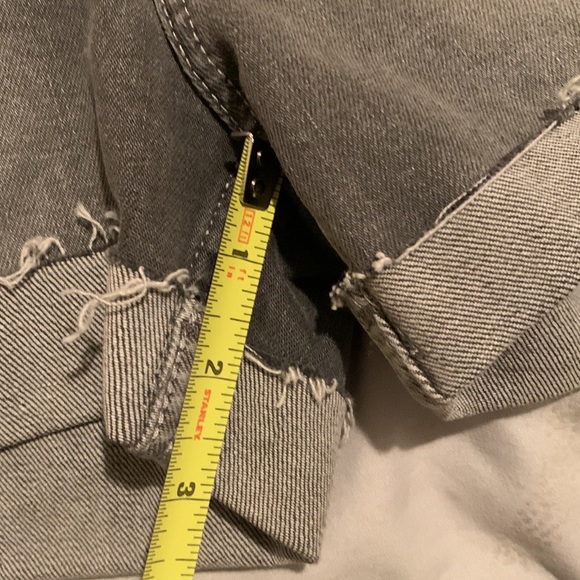 NWOT H&M dark grey jeans shorts - Picture 7 of 7